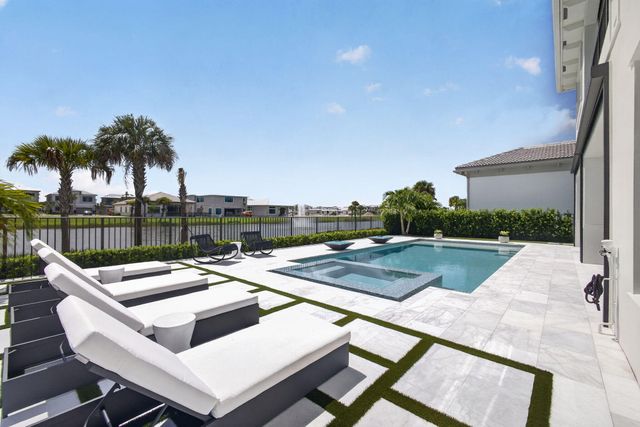 9931 Migration Point, Palm Beach Gardens, FL 33412