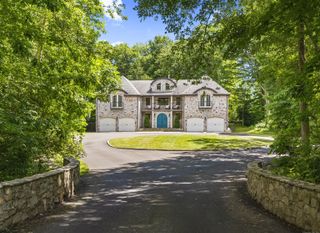584 Boston Post Road, Madison, CT 06443