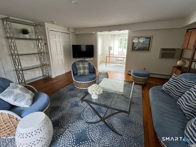 437 Hulls Farm ~Carriage House~ Road, Fairfield, CT 06890