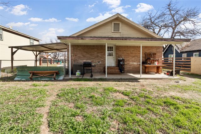 512 S Nueces Street, Coleman, TX 76834
