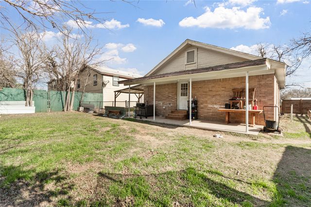 512 S Nueces Street, Coleman, TX 76834