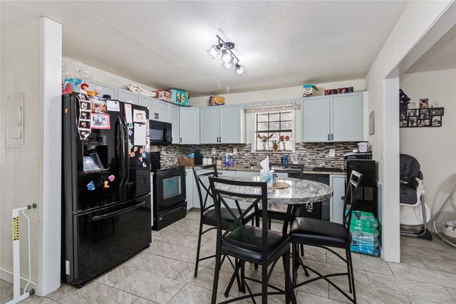 512 S Nueces Street, Coleman, TX 76834