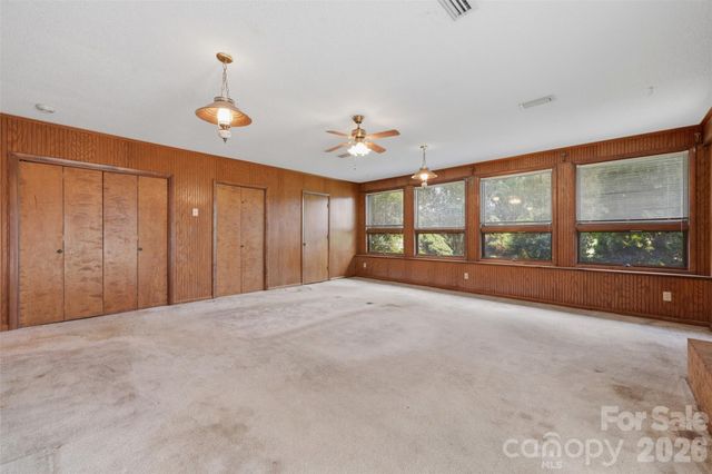 2111 24th Street NE, Hickory, NC 28601