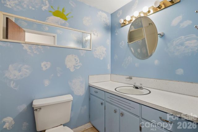 2111 24th Street NE, Hickory, NC 28601