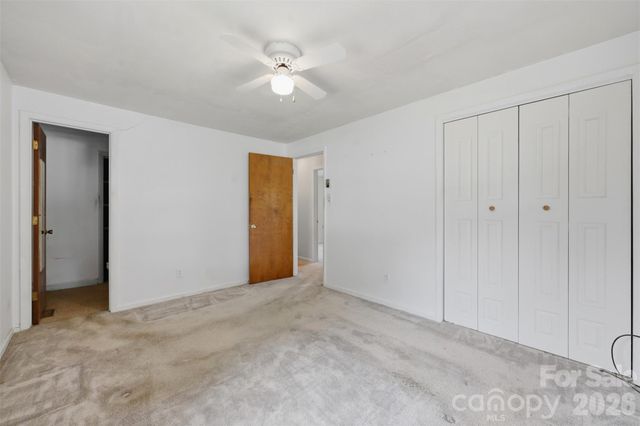 2111 24th Street NE, Hickory, NC 28601