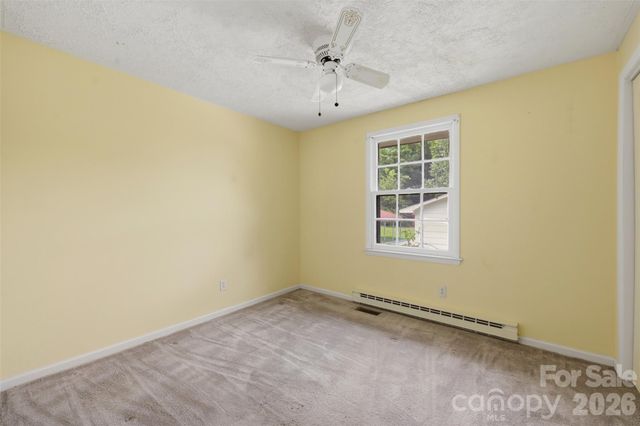 2111 24th Street NE, Hickory, NC 28601