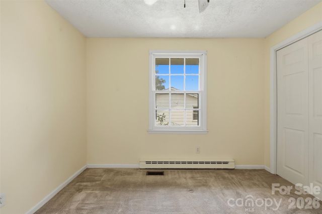 2111 24th Street NE, Hickory, NC 28601