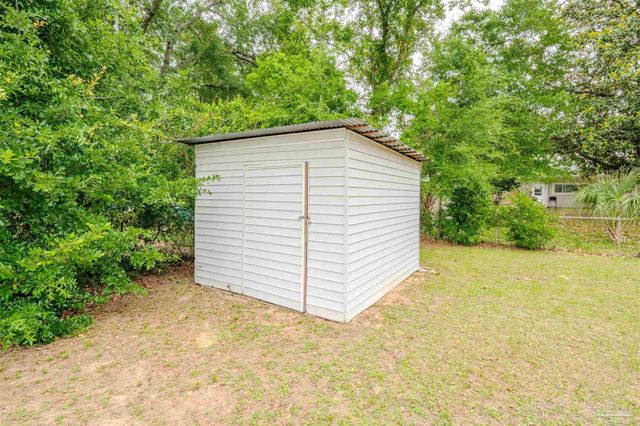 26 Adkinson Dr, Pensacola, FL 32506