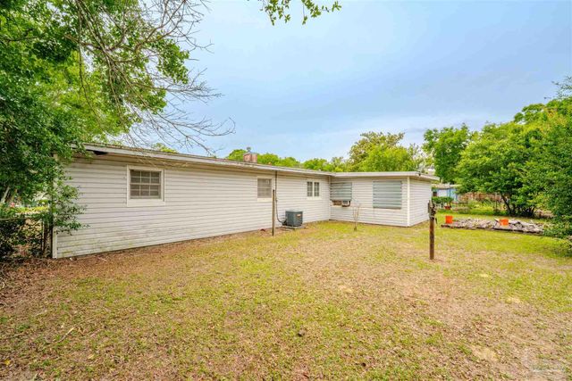 26 Adkinson Dr, Pensacola, FL 32506