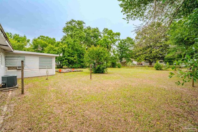 26 Adkinson Dr, Pensacola, FL 32506
