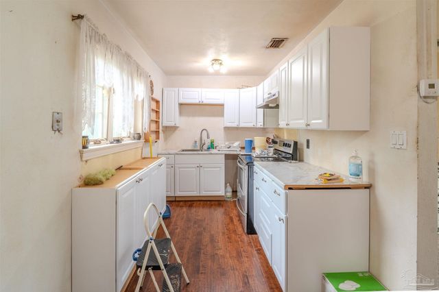 26 Adkinson Dr, Pensacola, FL 32506