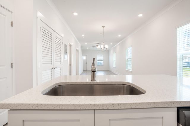 139 Date Palm Lane, Freeport, FL 32439