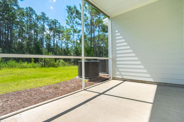 139 Date Palm Lane, Freeport, FL 32439