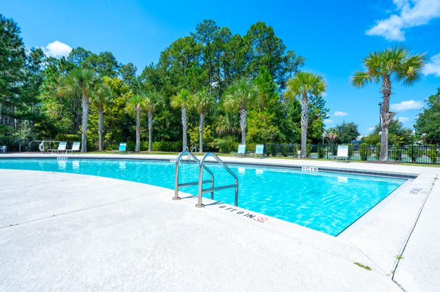 139 Date Palm Lane, Freeport, FL 32439