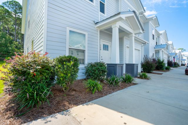 139 Date Palm Lane, Freeport, FL 32439