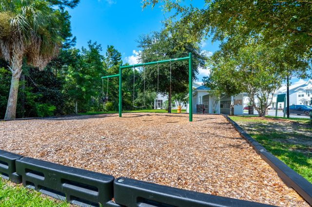 139 Date Palm Lane, Freeport, FL 32439