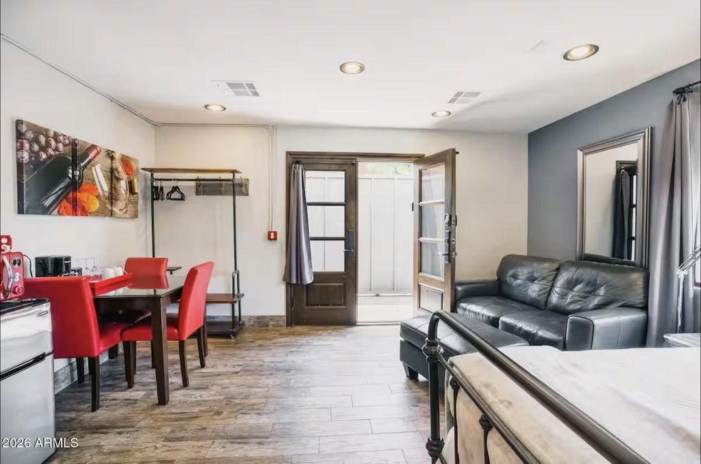 6951 E 1st Street 4, Scottsdale, AZ 85251