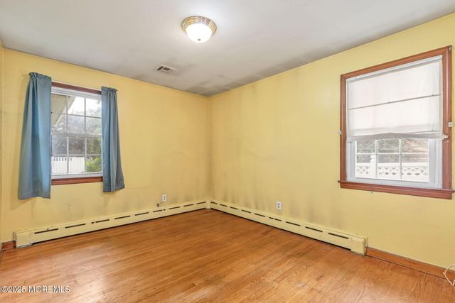 587 Linden Avenue, Woodbridge, NJ 07095