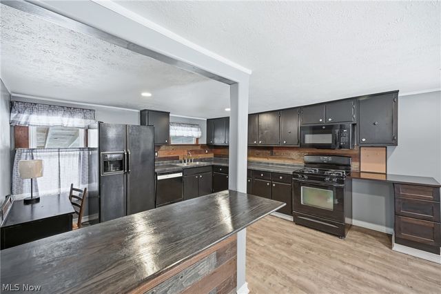 4136 State Route 7, Burghill, OH 44404