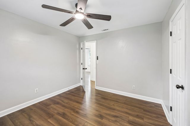 4611 Mandy Ln, Murfreesboro, TN 37129