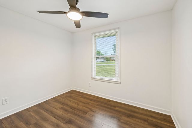 4611 Mandy Ln, Murfreesboro, TN 37129