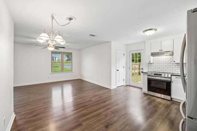 4611 Mandy Ln, Murfreesboro, TN 37129