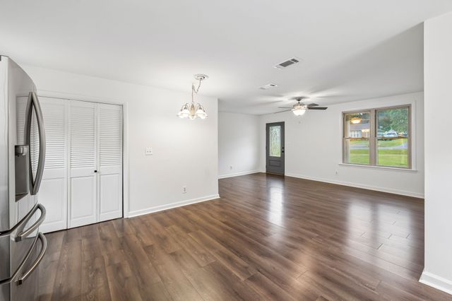 4611 Mandy Ln, Murfreesboro, TN 37129