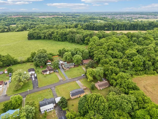 4611 Mandy Ln, Murfreesboro, TN 37129
