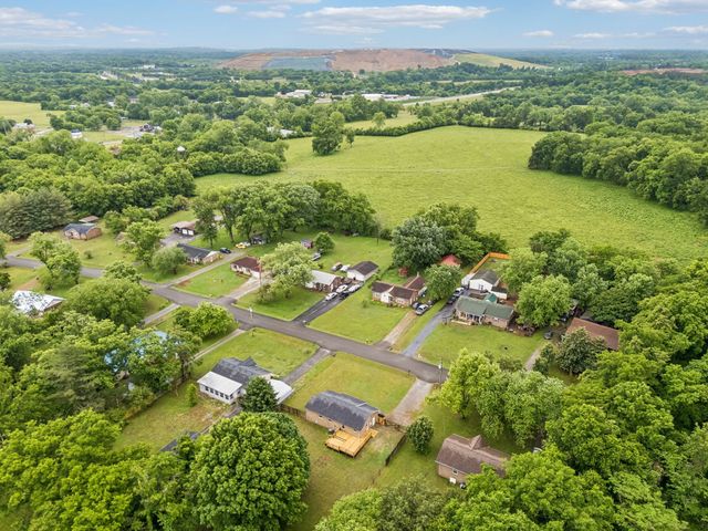 4611 Mandy Ln, Murfreesboro, TN 37129