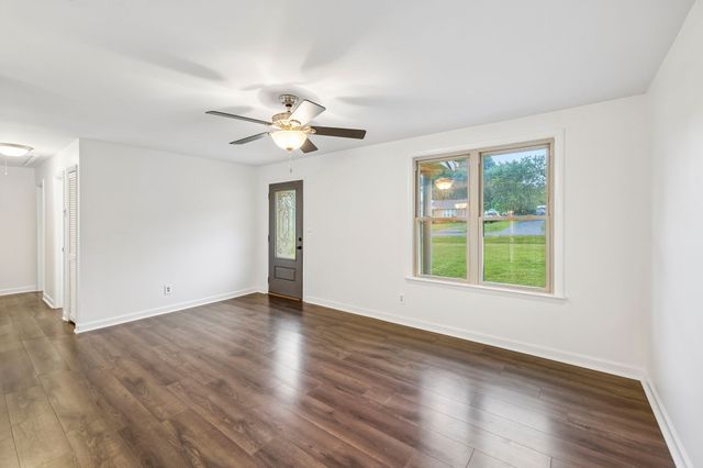 4611 Mandy Ln, Murfreesboro, TN 37129
