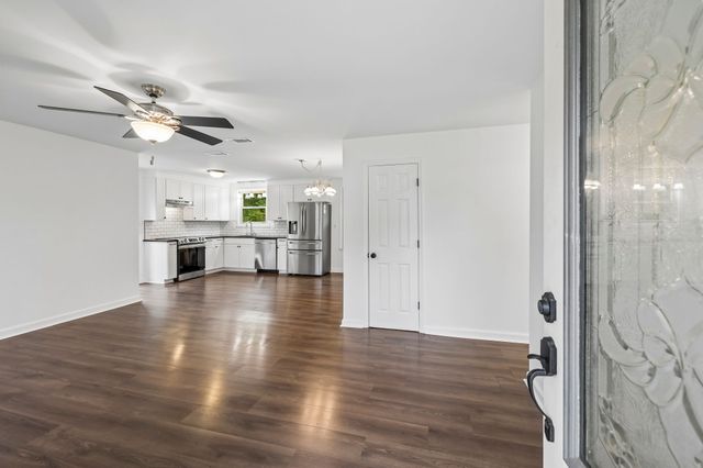 4611 Mandy Ln, Murfreesboro, TN 37129