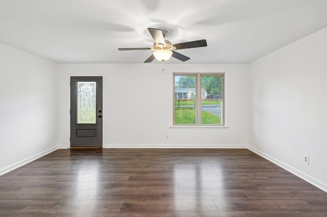 4611 Mandy Ln, Murfreesboro, TN 37129