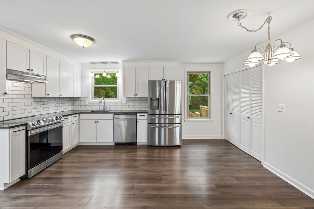 4611 Mandy Ln, Murfreesboro, TN 37129