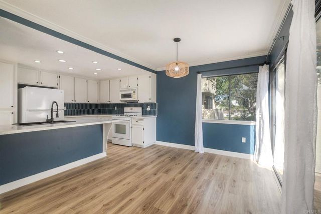 371 N Melrose Drive D, Vista, CA 92083