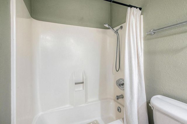 371 N Melrose Drive D, Vista, CA 92083