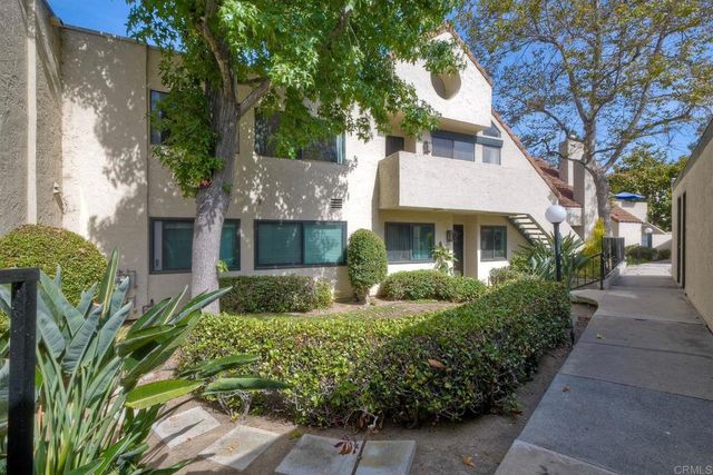 371 N Melrose Drive D, Vista, CA 92083