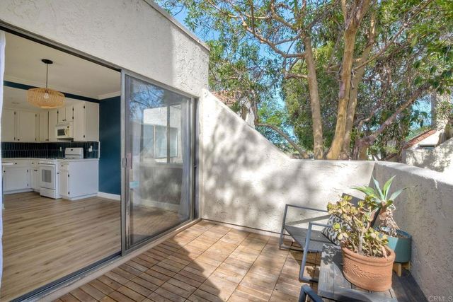 371 N Melrose Drive D, Vista, CA 92083