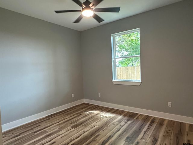 1002 E Main St, Whitehouse, TX 75791