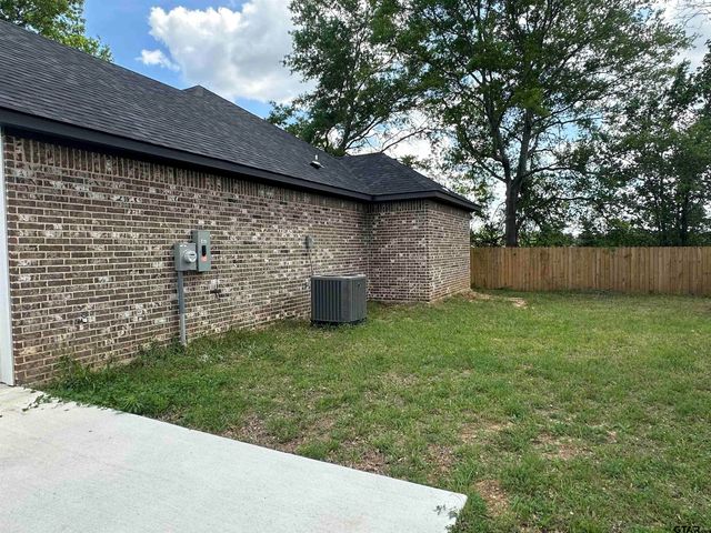 1002 E Main St, Whitehouse, TX 75791