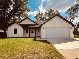 1002 E Main St, Whitehouse, TX 75791