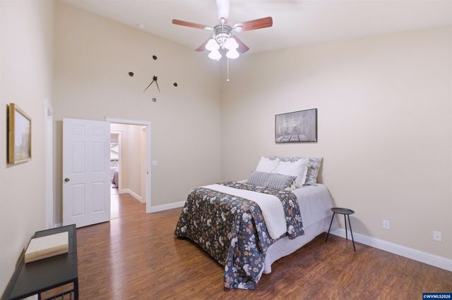 338 NW Foxglove St, Dallas, OR 97338