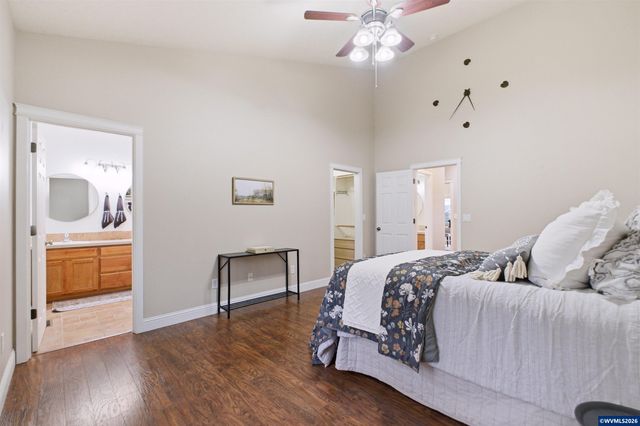 338 NW Foxglove St, Dallas, OR 97338