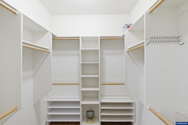 338 NW Foxglove St, Dallas, OR 97338