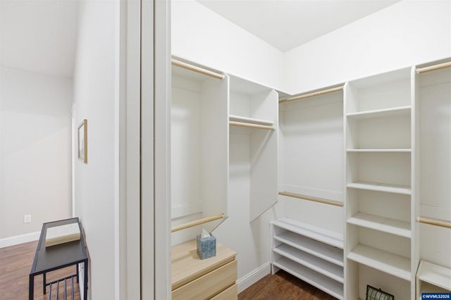 338 NW Foxglove St, Dallas, OR 97338