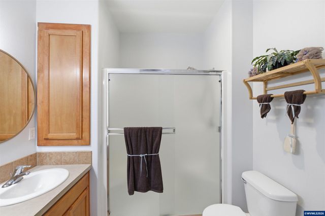 338 NW Foxglove St, Dallas, OR 97338