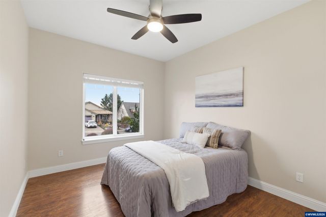 338 NW Foxglove St, Dallas, OR 97338