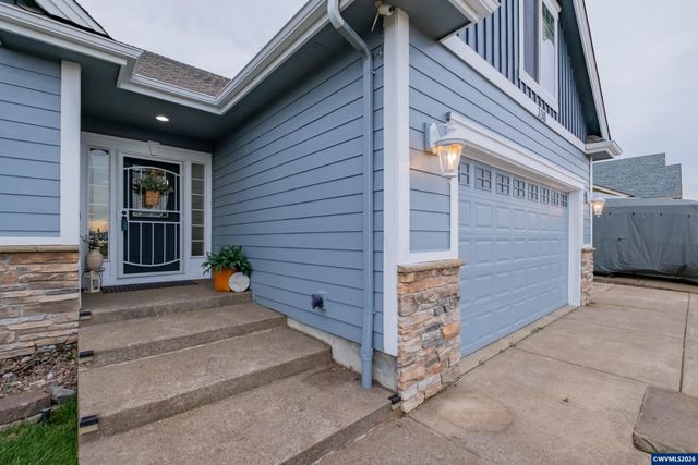 338 NW Foxglove St, Dallas, OR 97338