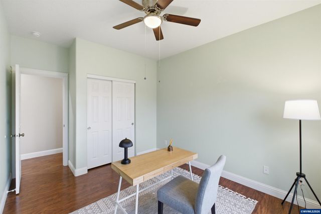 338 NW Foxglove St, Dallas, OR 97338