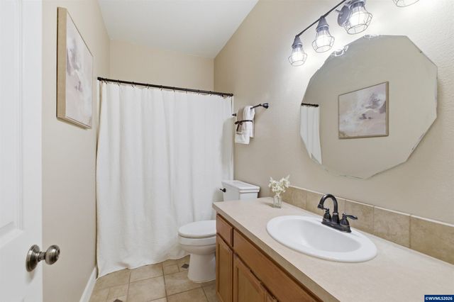 338 NW Foxglove St, Dallas, OR 97338