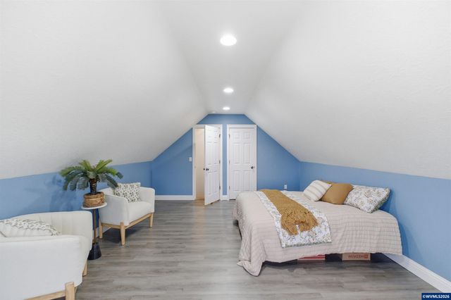 338 NW Foxglove St, Dallas, OR 97338